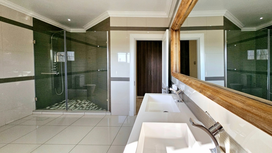 5 Bedroom Property for Sale in Kiepersol Free State